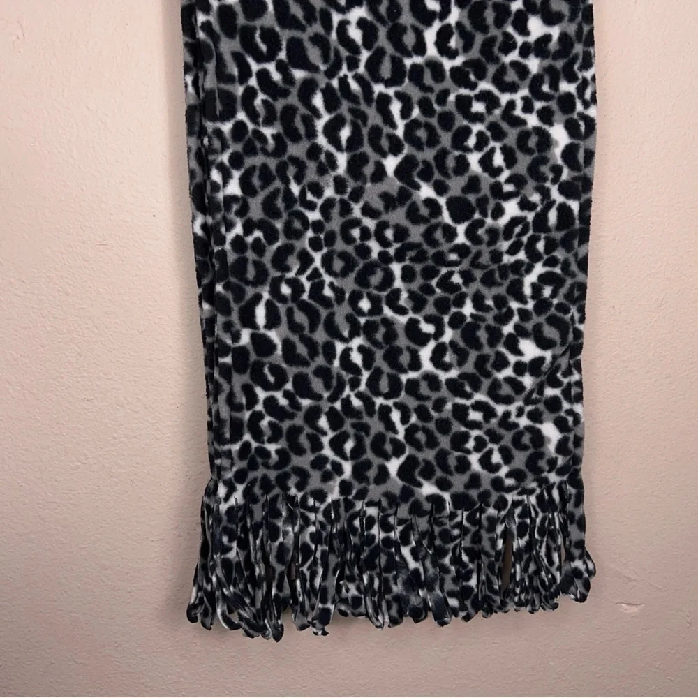 GREY FLEECE LEOPARD PRINT SCARF RETRO FRINGE GOTH ROCKABILLY PSYCHOBILLY